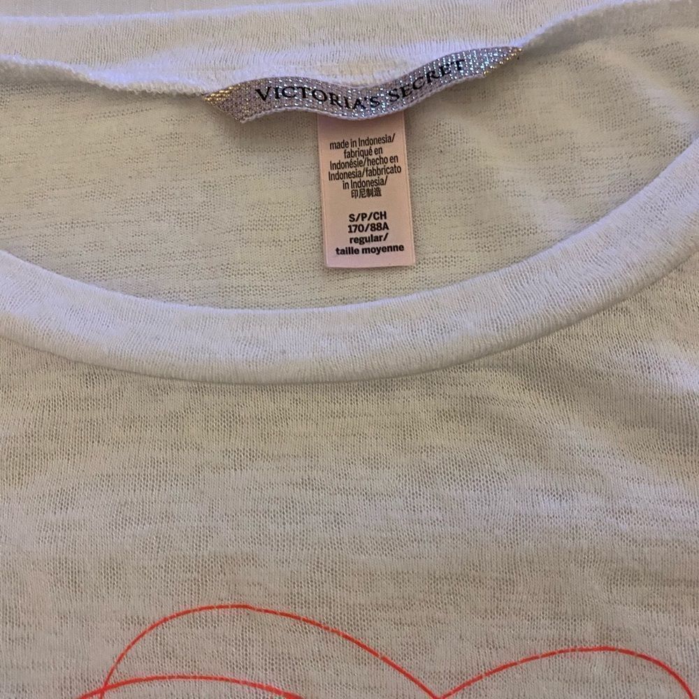 Victoria Secret Bombshell shirt - Picture 3 of 3